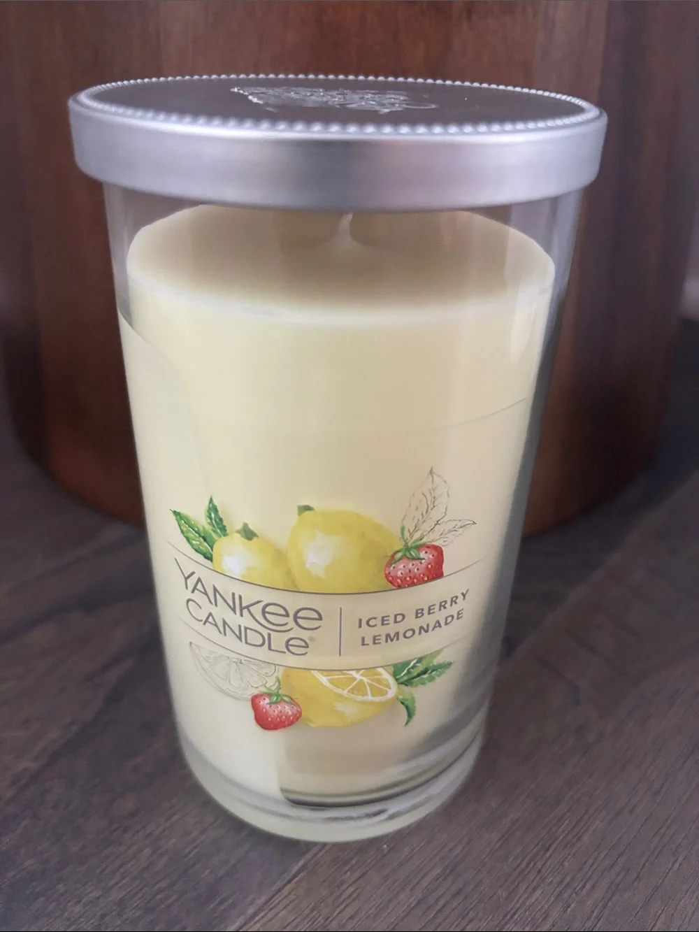 Yankee Candle Iced Berry Lemonade, 1 wick,strawberry,lemon,raspberry,pineapple